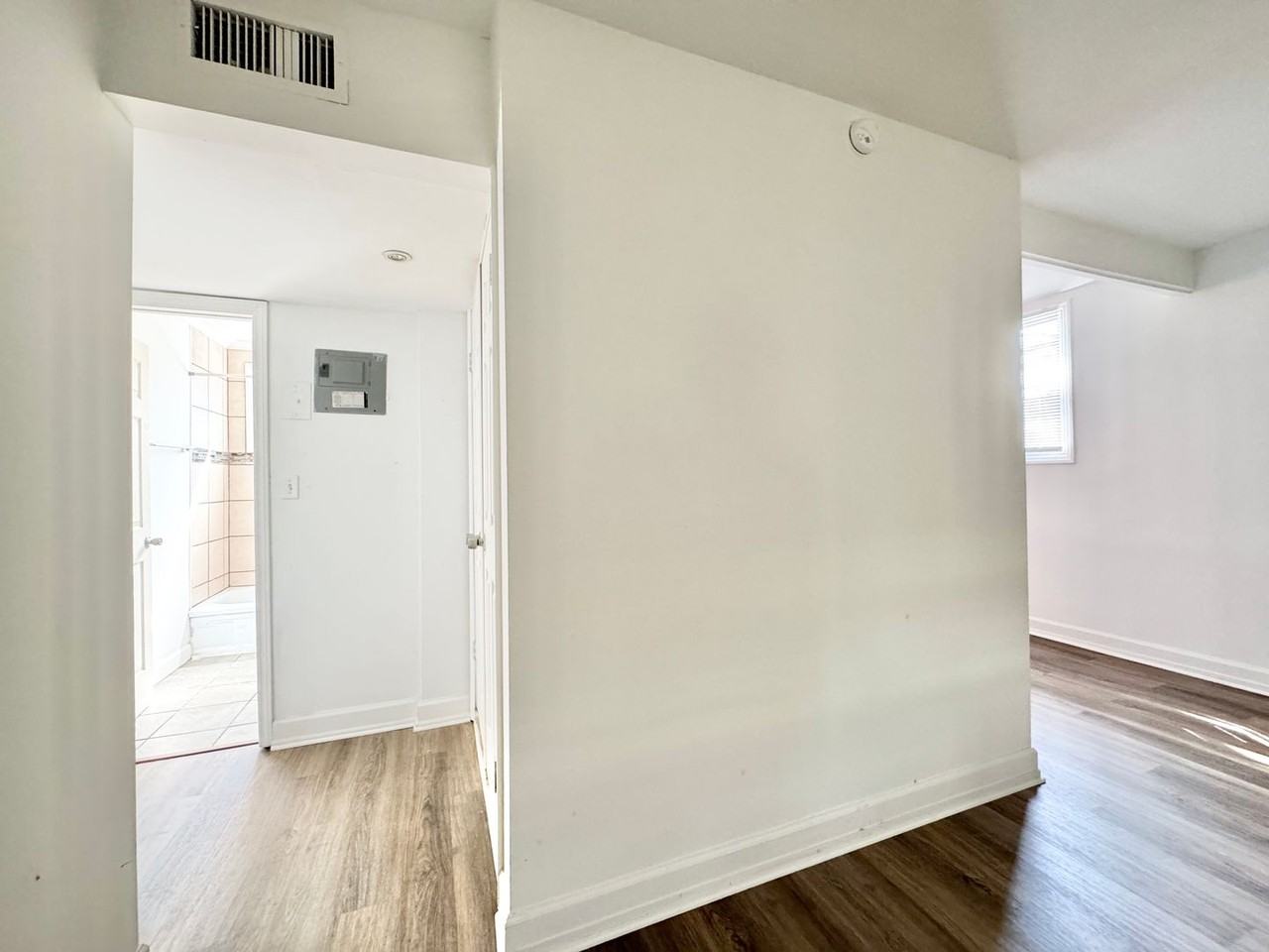 1509 Park Ave - Photo 5 of 17