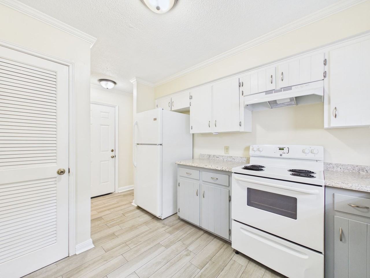 106 Doubloon Dr - Photo 4 of 32