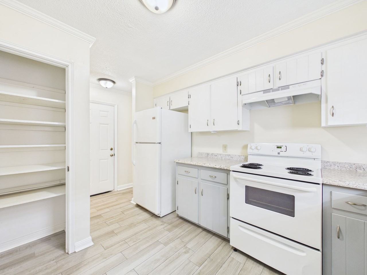 106 Doubloon Dr - Photo 5 of 32