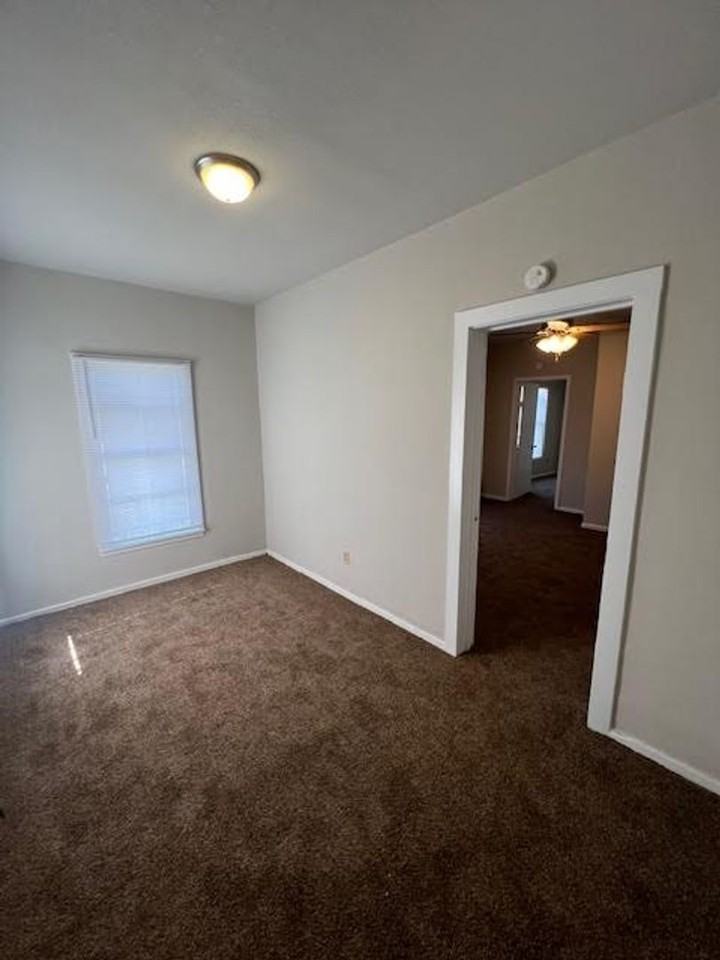 1212 Taylor St Unit A - Photo 2 of 11