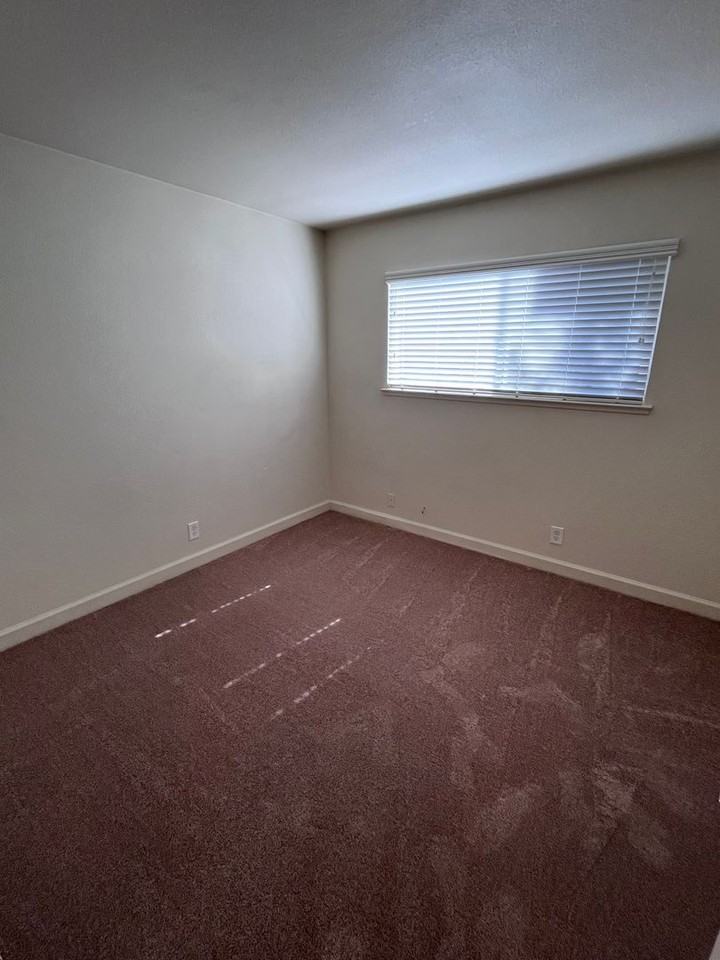 4745 Rustic Rd - Photo 6 of 14