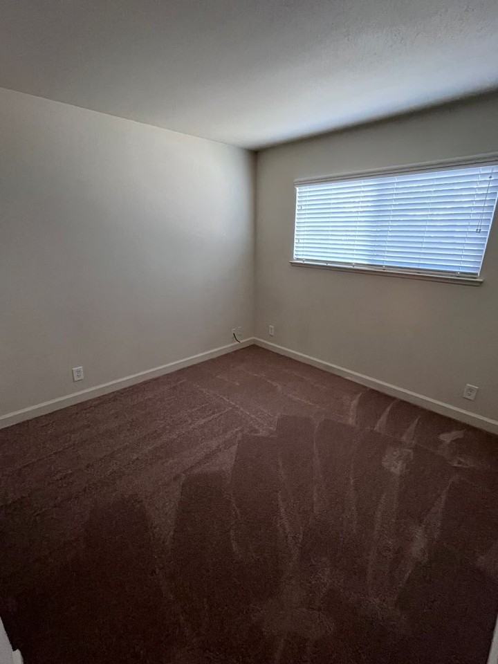 4745 Rustic Rd - Photo 7 of 14