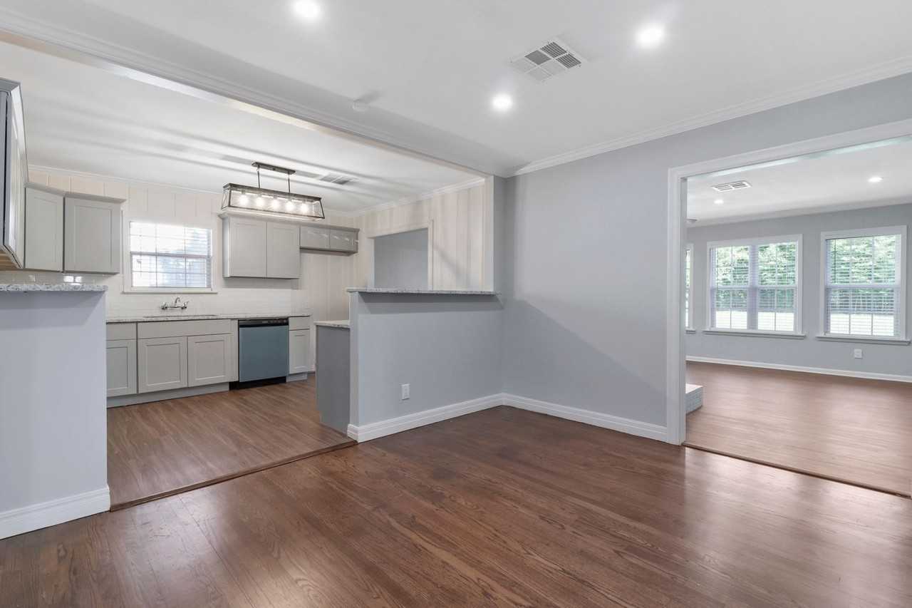 3557 Winston Rd - Photo 5 of 25