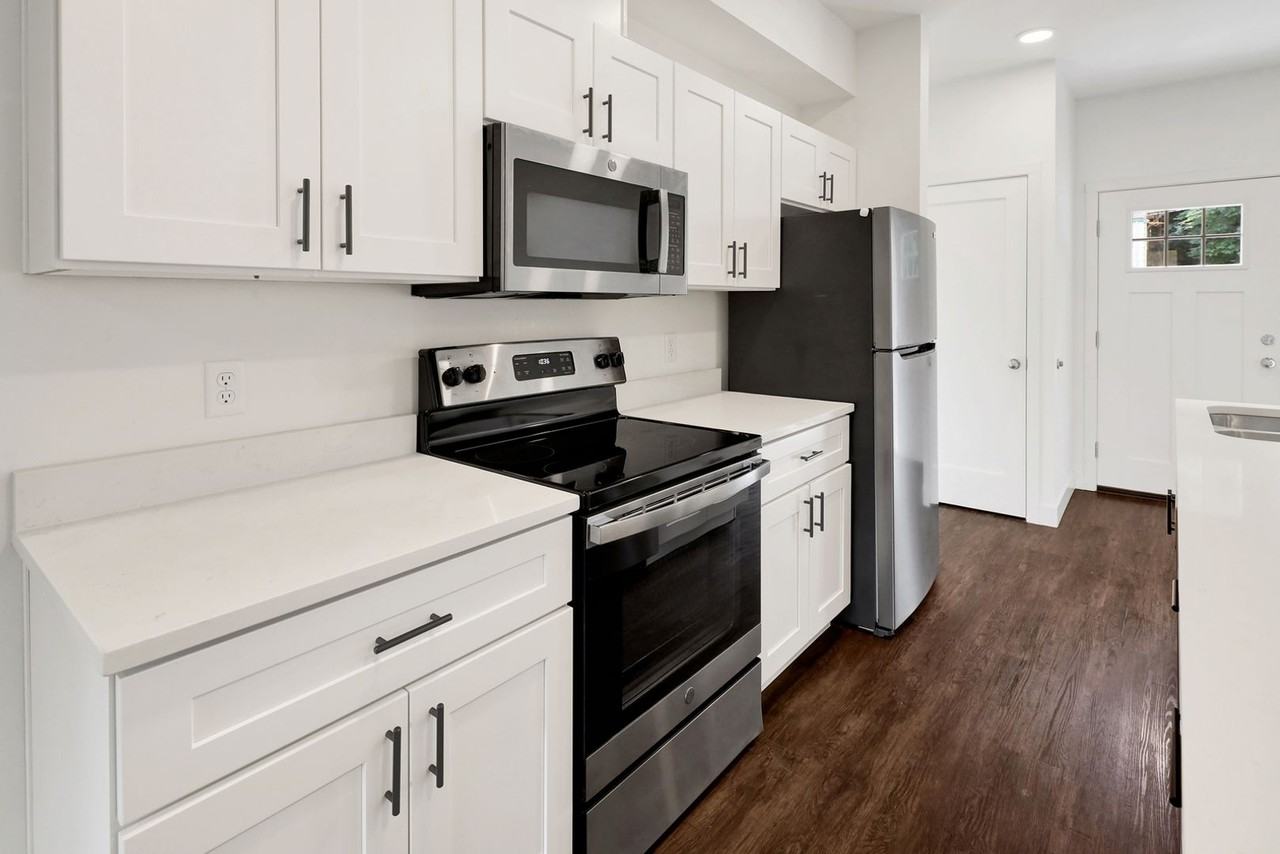 Flora Blue - Photo 3 of 50