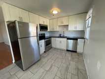 4 Uni - Photo 1 of 1