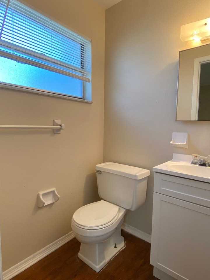 6713 Lodge Ave - Photo 2 of 14