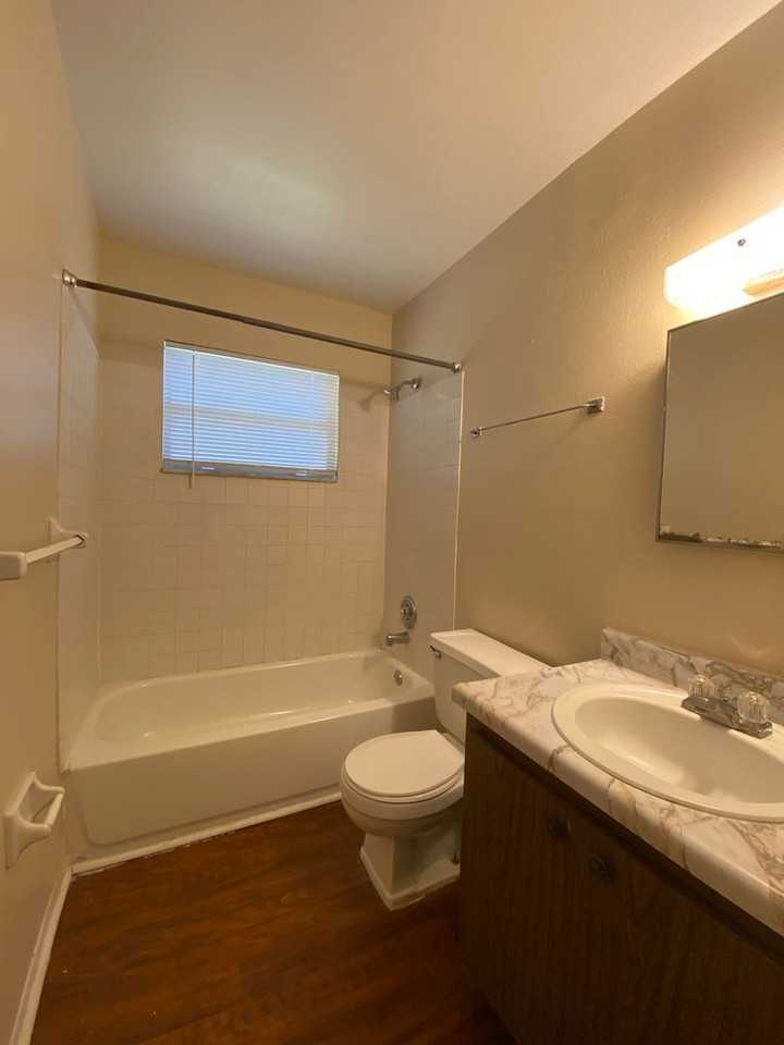 6713 Lodge Ave - Photo 4 of 14