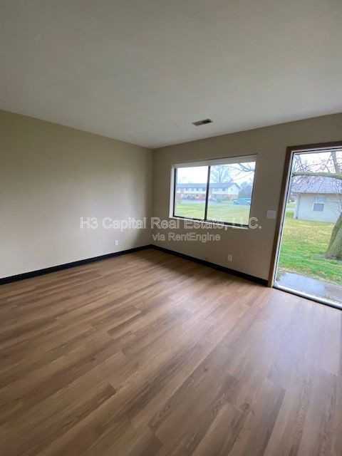 309 Southgate Dr - Photo 2 of 9