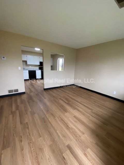 309 Southgate Dr - Photo 5 of 9