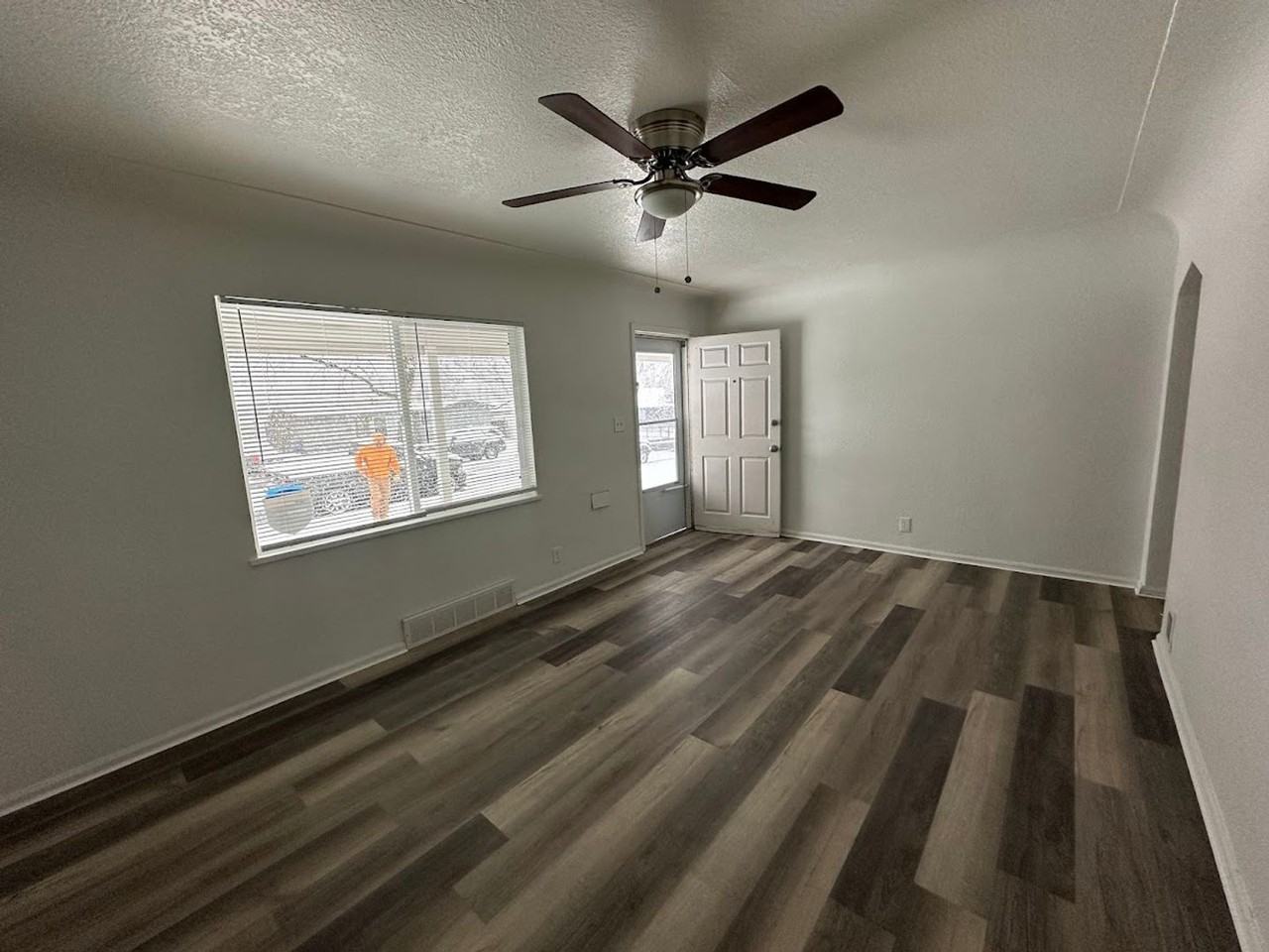 1226 Jamaica St - Photo 3 of 20