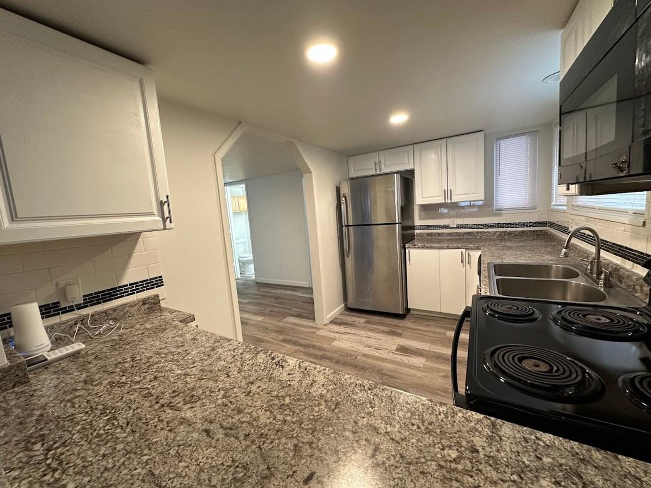 2303 S Jamaica St - Photo 7 of 20