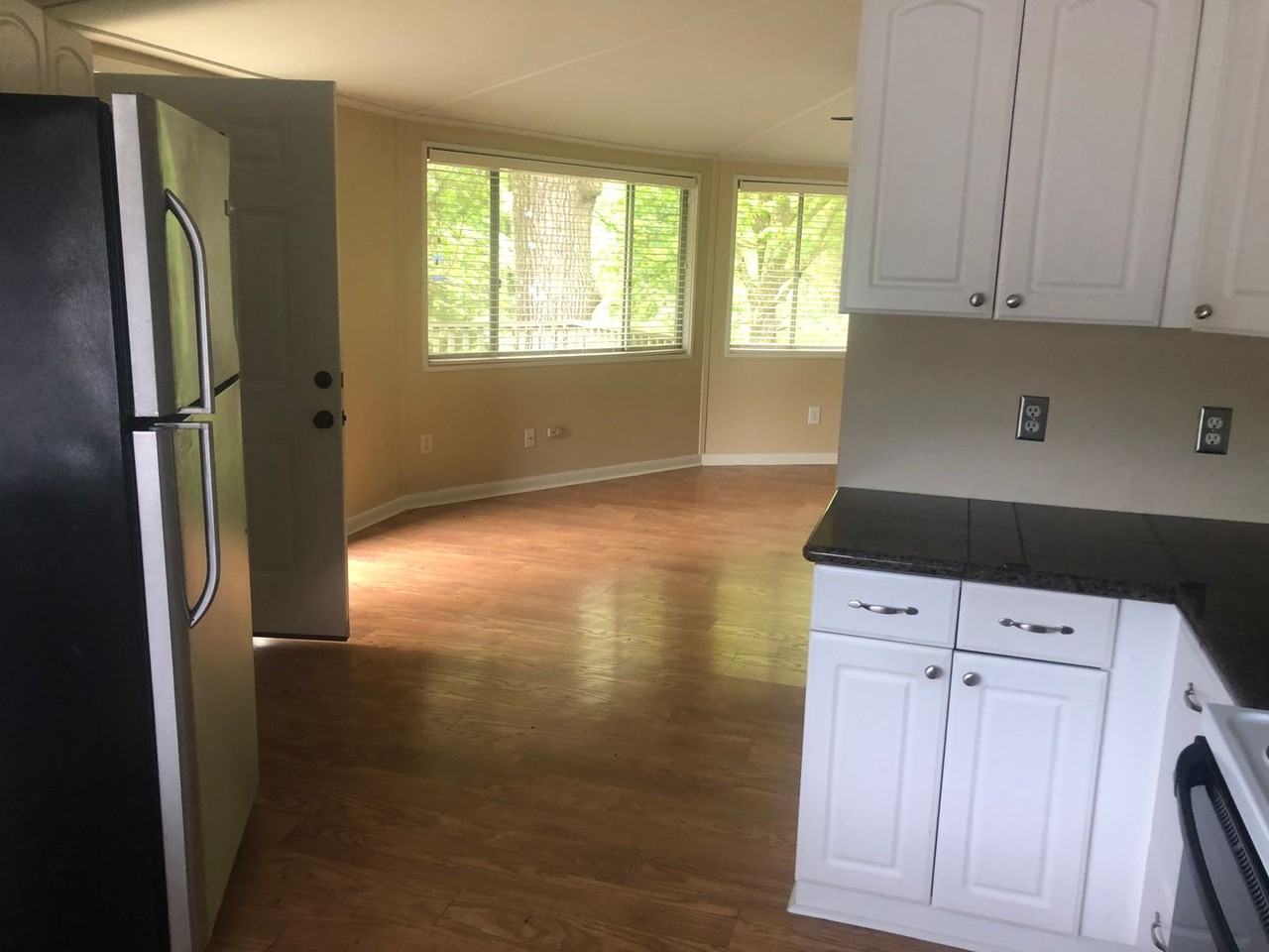 563 Hathorn Rd - Photo 7 of 14