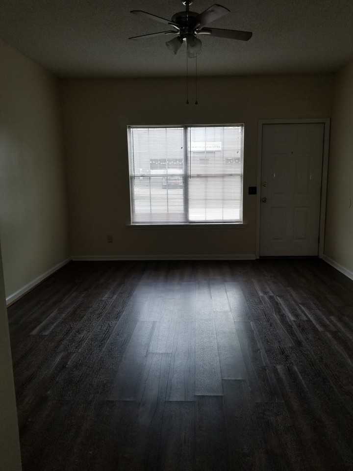 407 E Park Ave - Photo 2 of 15