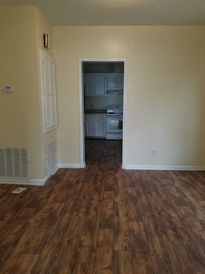 407 E Park Ave - Photo 3 of 15