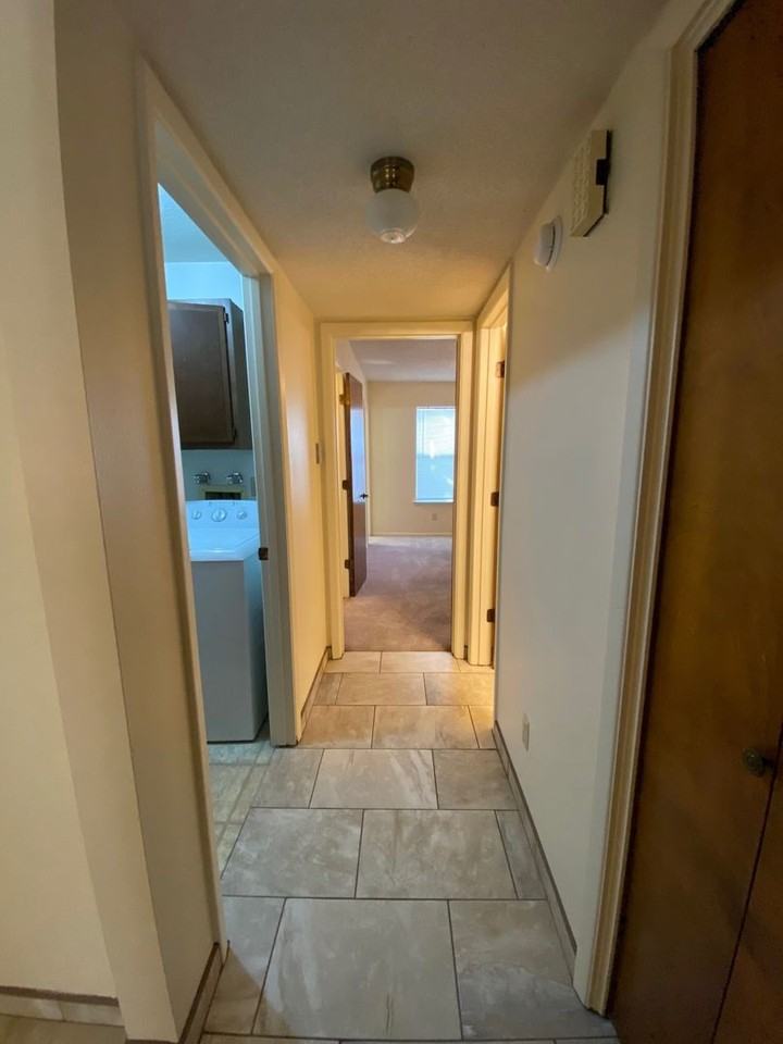 1345 Branson Ave ##2b - Photo 3 of 8