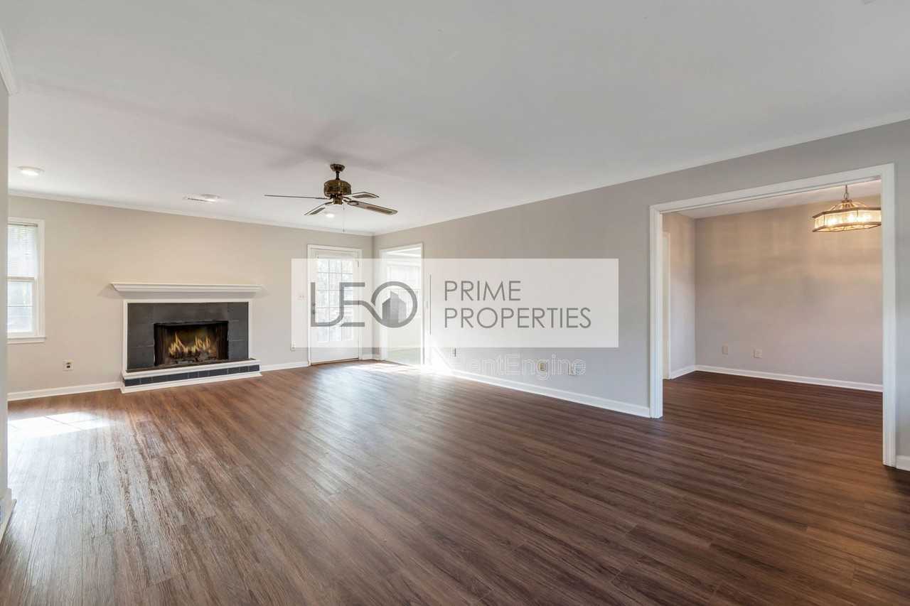 2816 Deerwood Trl - Photo 3 of 24