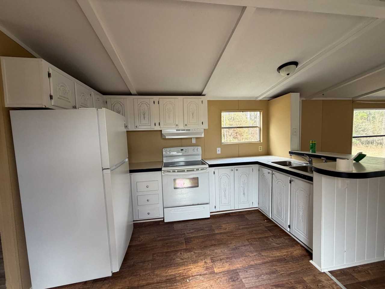 770 Highway 90 W - Photo 2 of 10