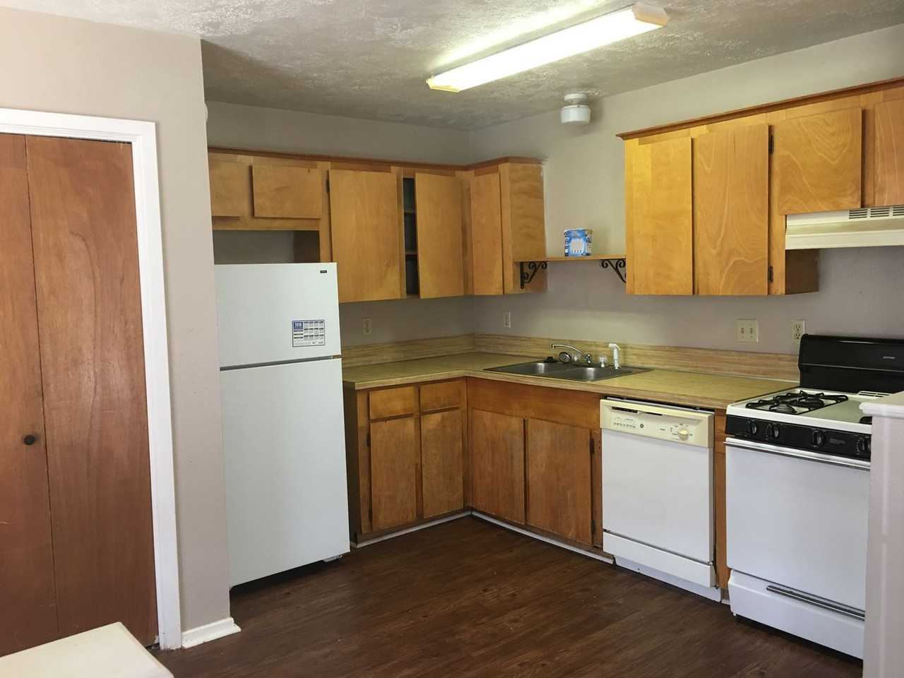 1407 Rescue Ct - Photo 2 of 3