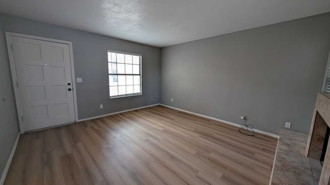 820 W University Dr #8 - Photo 7 of 33