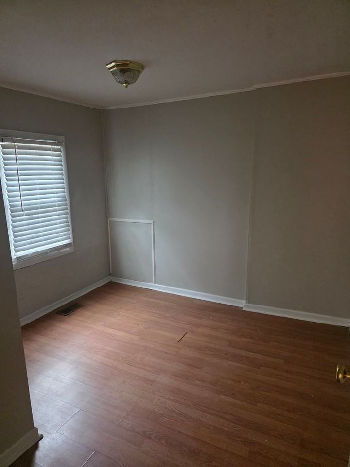 105 I St - Photo 6 of 12