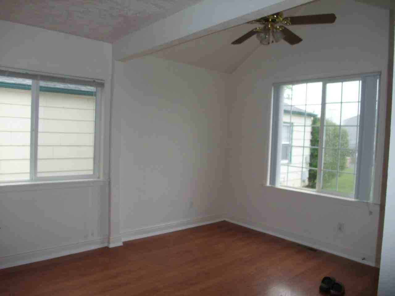 865 19th Ave Sw - Photo 6 of 11