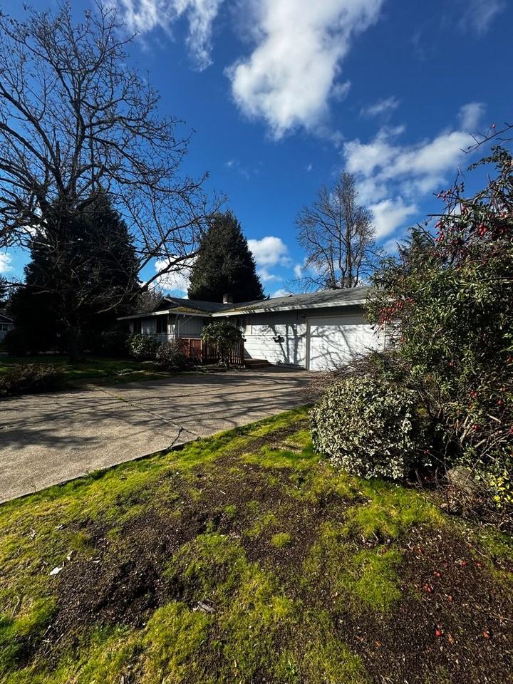 1104 Ginger Ave - Photo 6 of 7