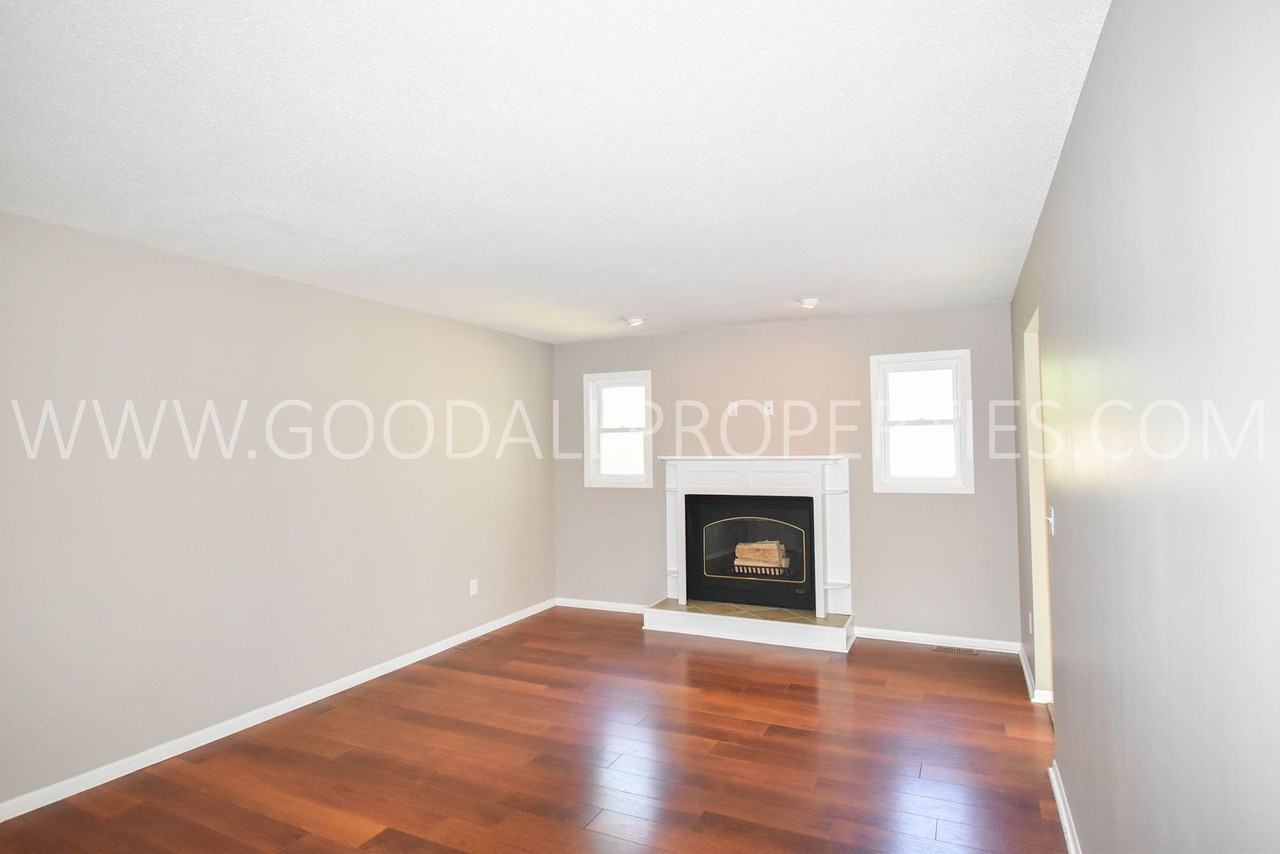 716 Knolls Ct - Photo 2 of 18