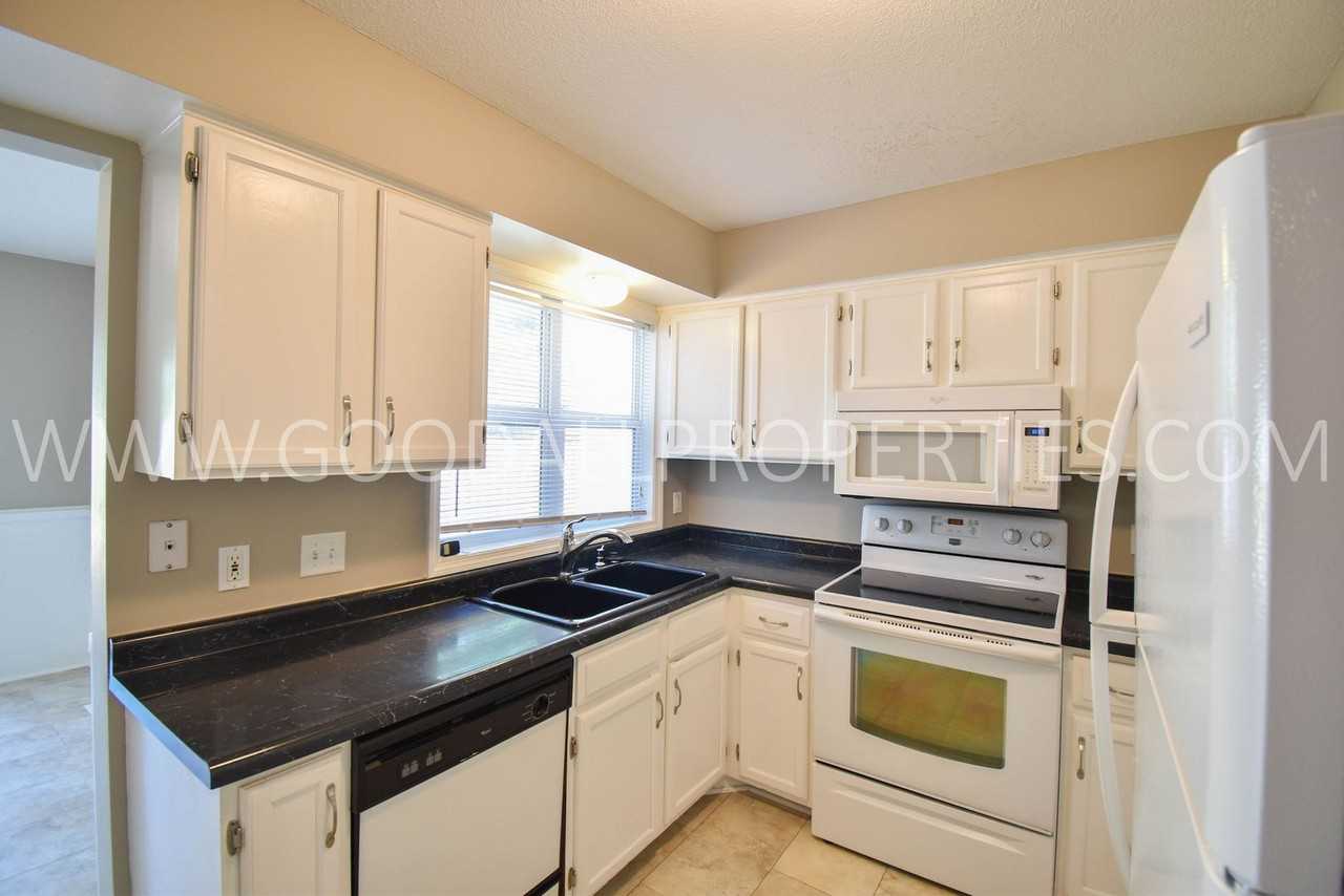 716 Knolls Ct - Photo 4 of 18