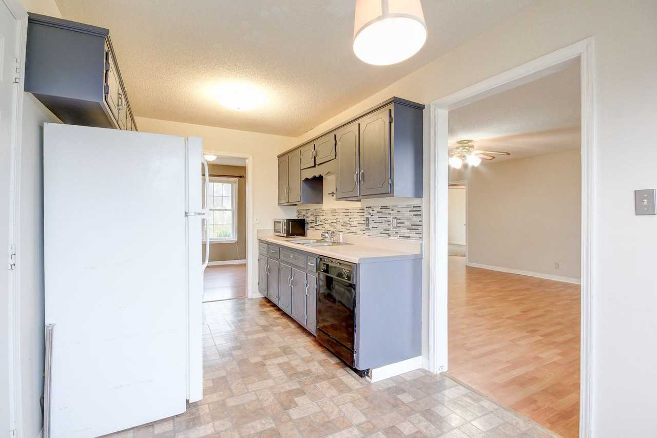 211 Moncrest Dr - Photo 5 of 13