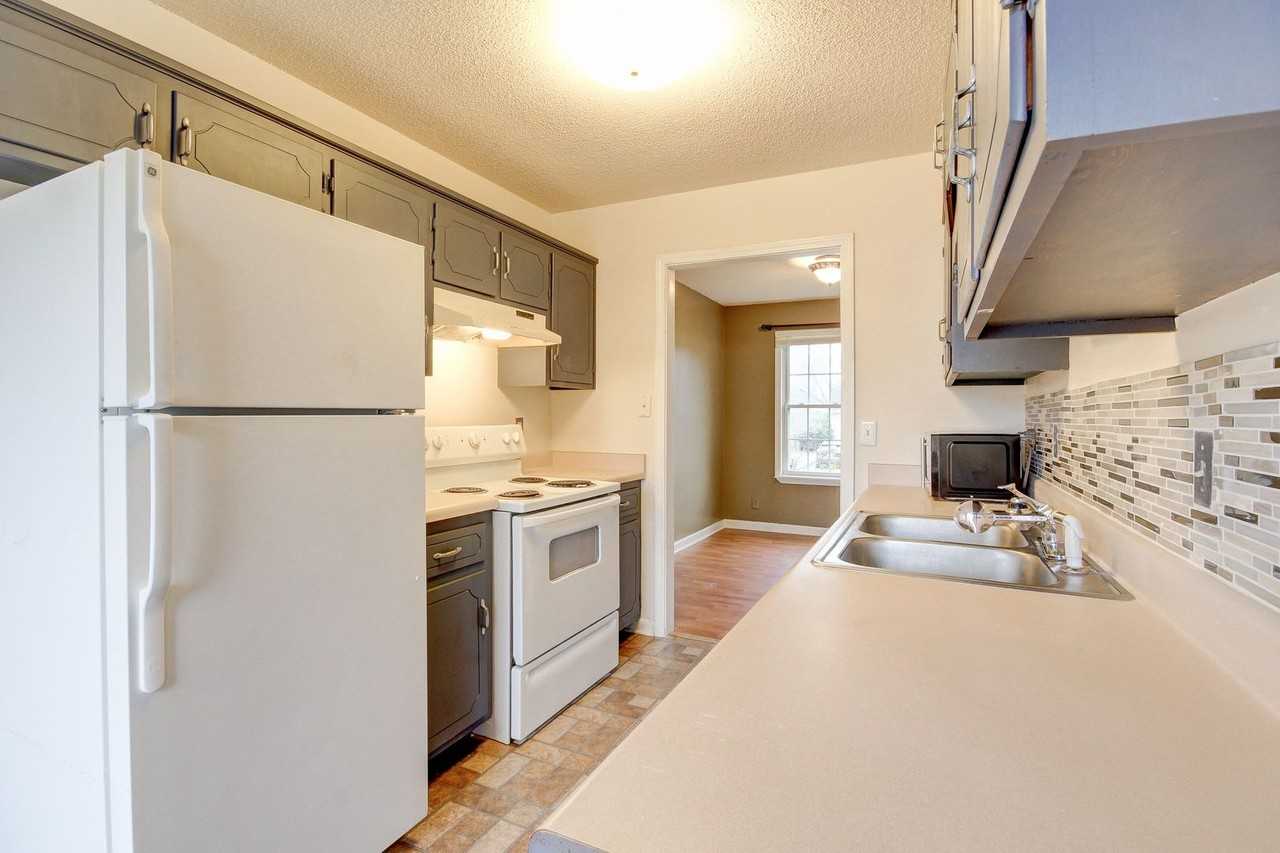 211 Moncrest Dr - Photo 6 of 13