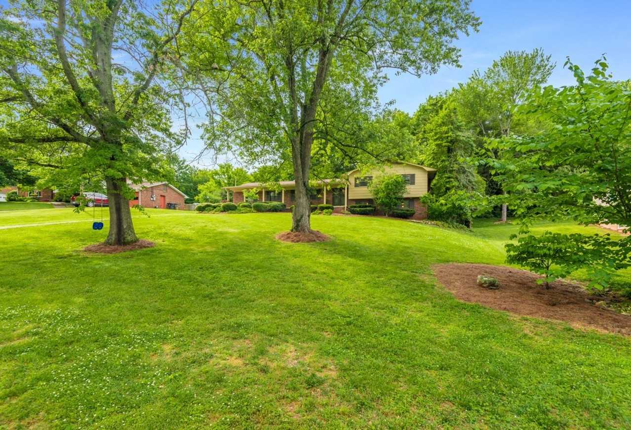 7821 Ramsgate Dr - Photo 2 of 23