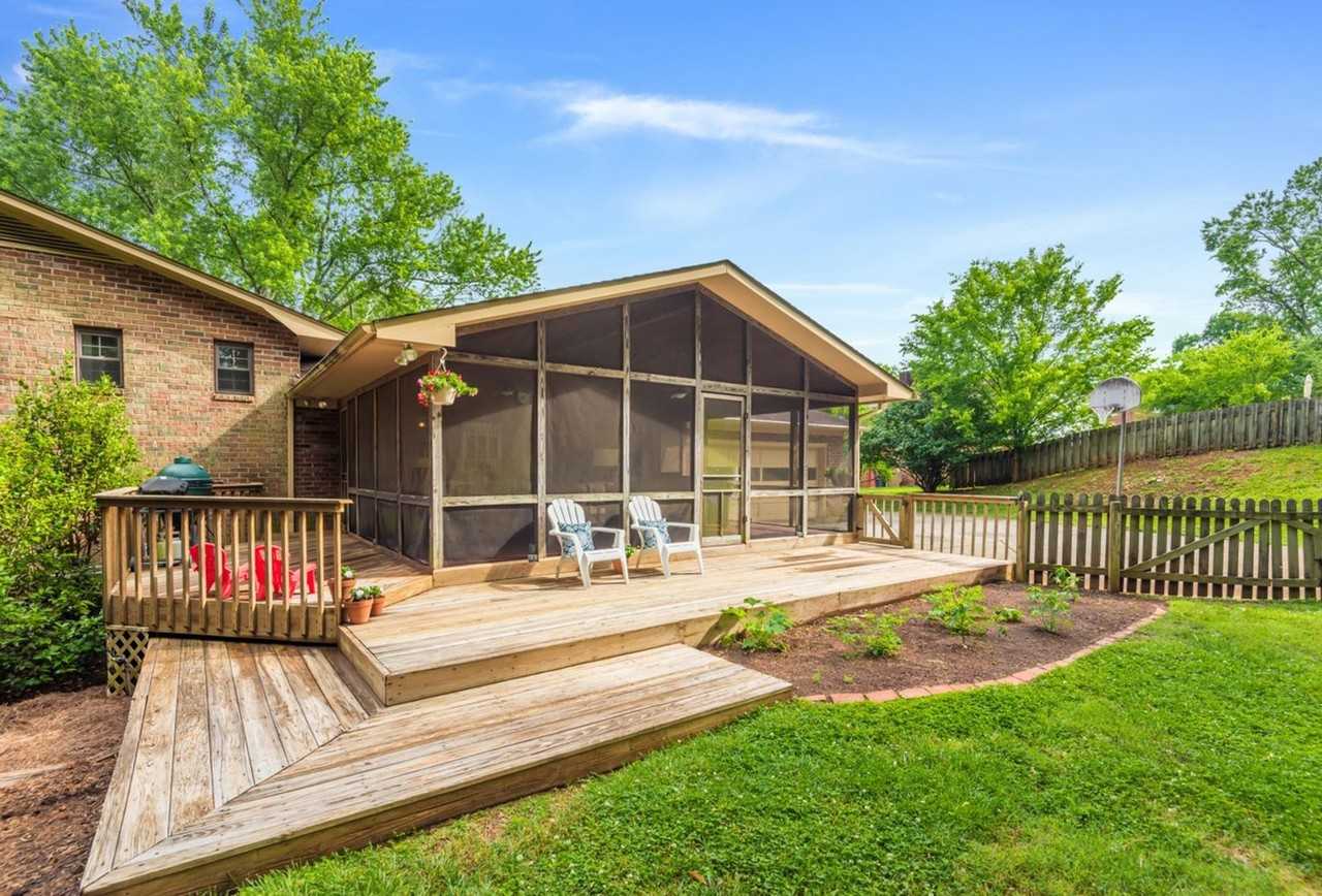 7821 Ramsgate Dr - Photo 3 of 23