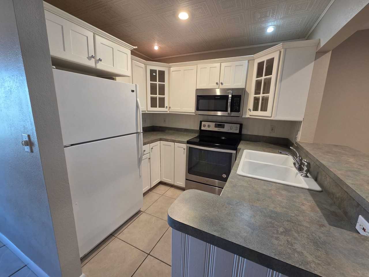 12000 Capri Cir S - Photo 4 of 19