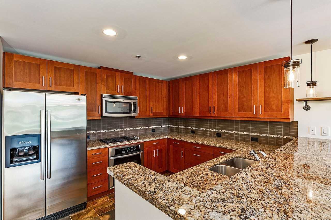 1515 Dock St #410 - Photo 6 of 36