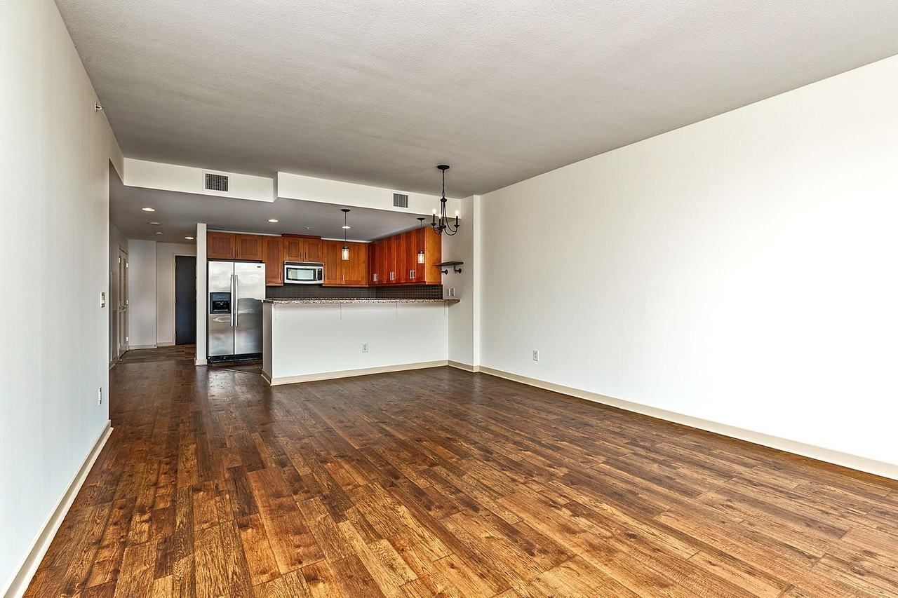 1515 Dock St #410 - Photo 7 of 36