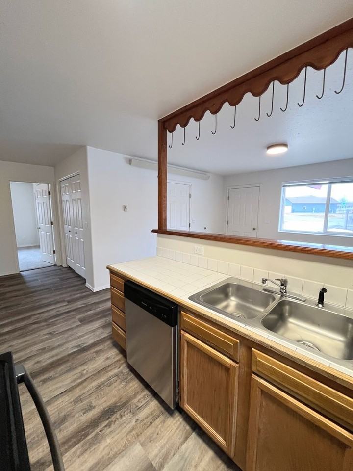 1474 Eagle Ridge Rd - Photo 5 of 26