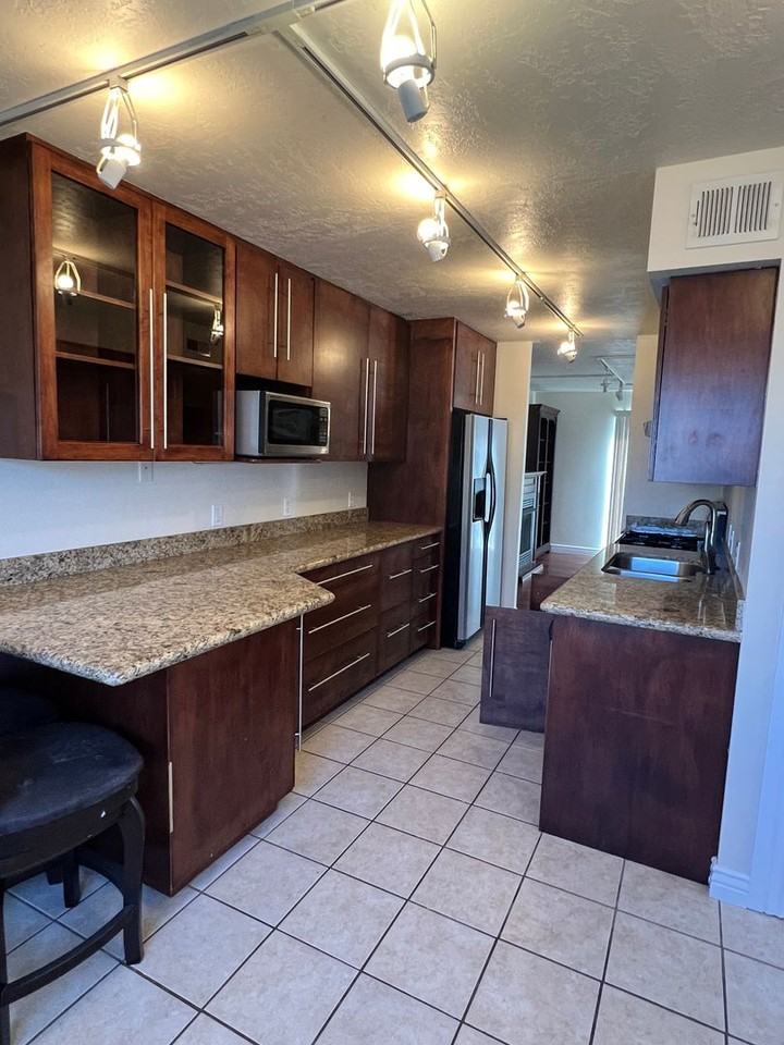 363 Pinecone Dr - Photo 3 of 18