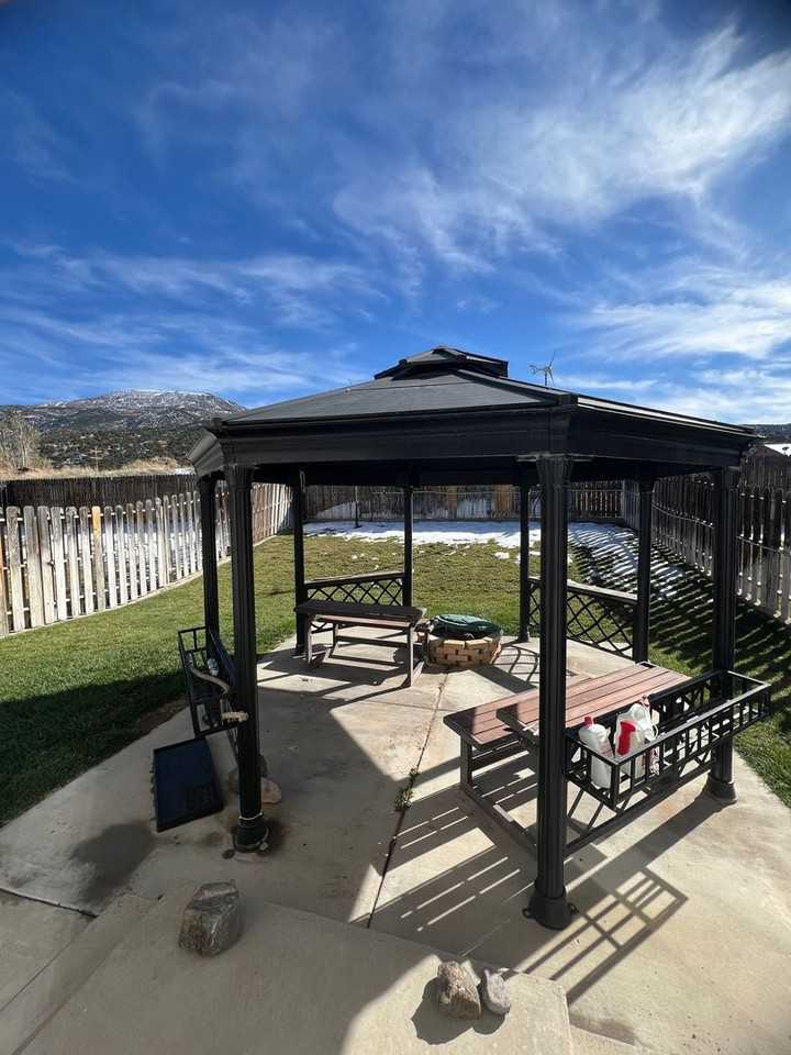 363 Pinecone Dr - Photo 4 of 18