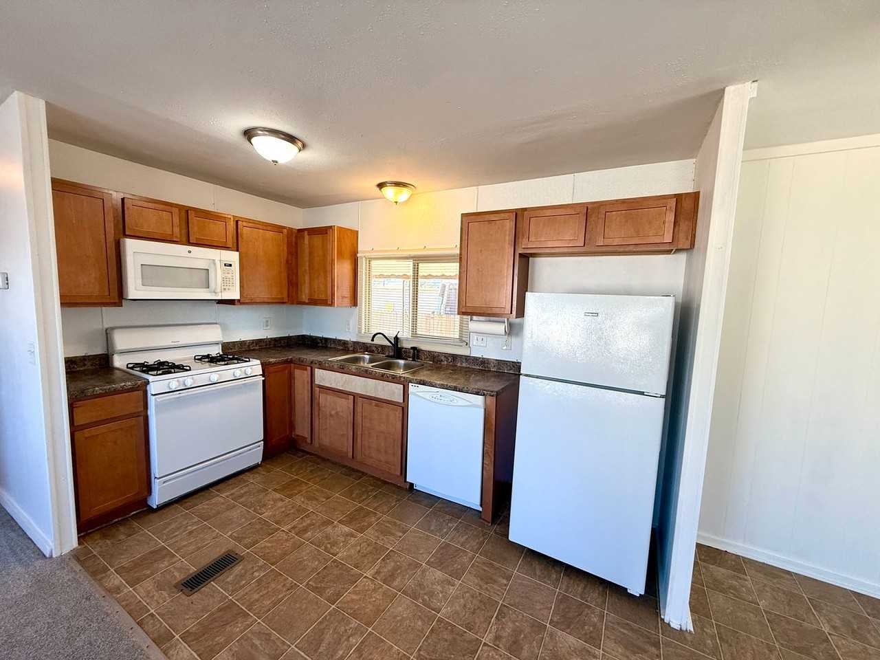 3211 E Carver Ave - Photo 7 of 23