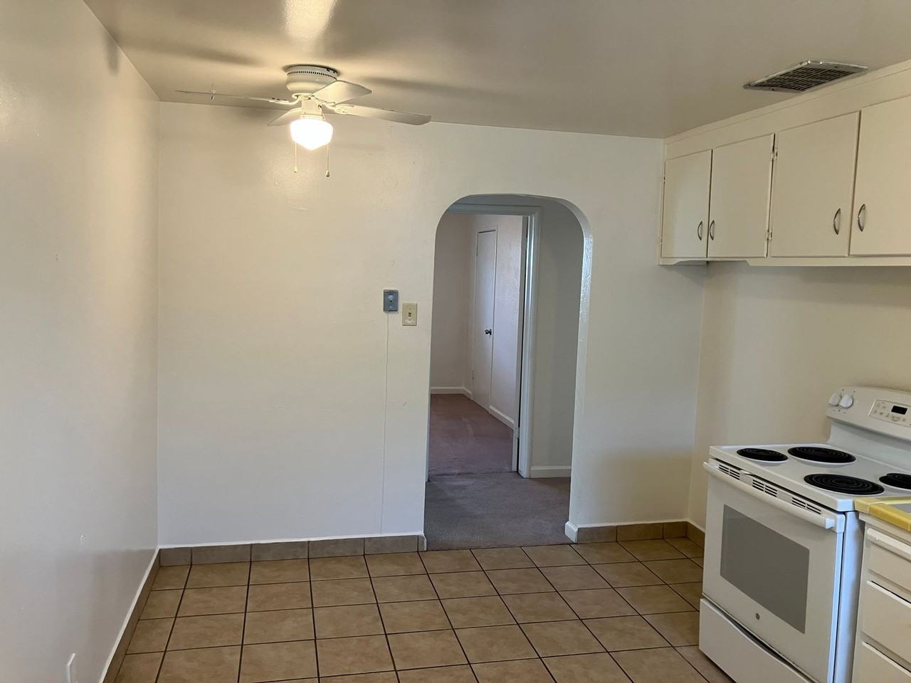 2700 Whitcomb Way - Photo 6 of 14