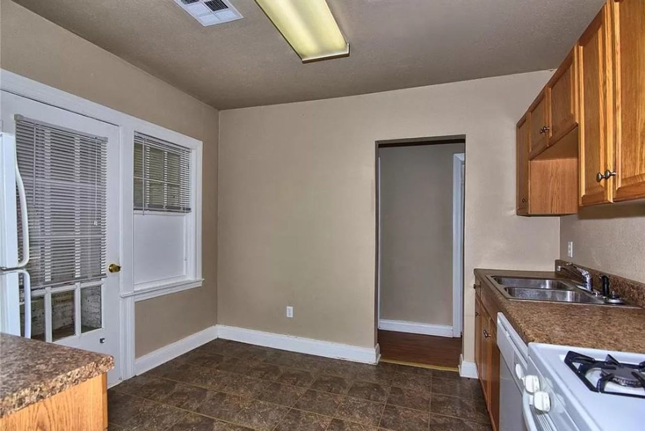 903 N Columbia Pl - Photo 6 of 33