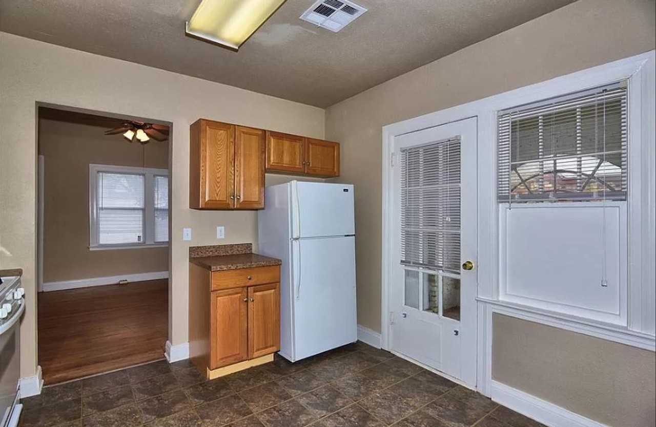 903 N Columbia Pl - Photo 7 of 33