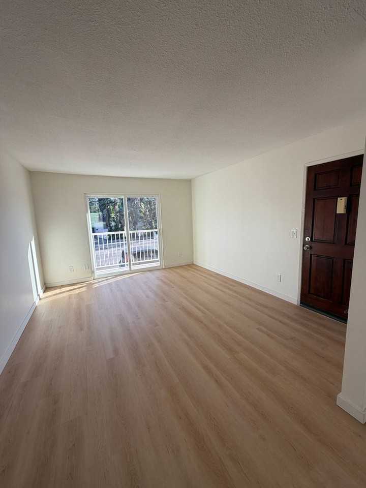 Oxnard - SSM Holdings, LLC - Photo 4 of 28