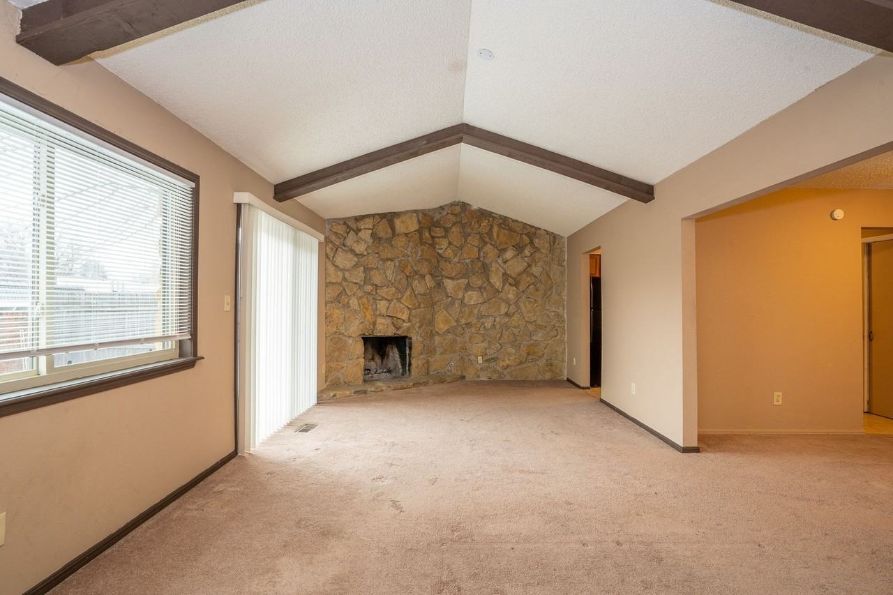 6521 E 50th St - Photo 5 of 13