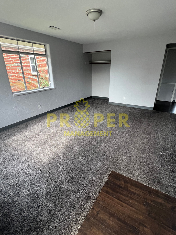 1421 Tampa Ave - Photo 2 of 8