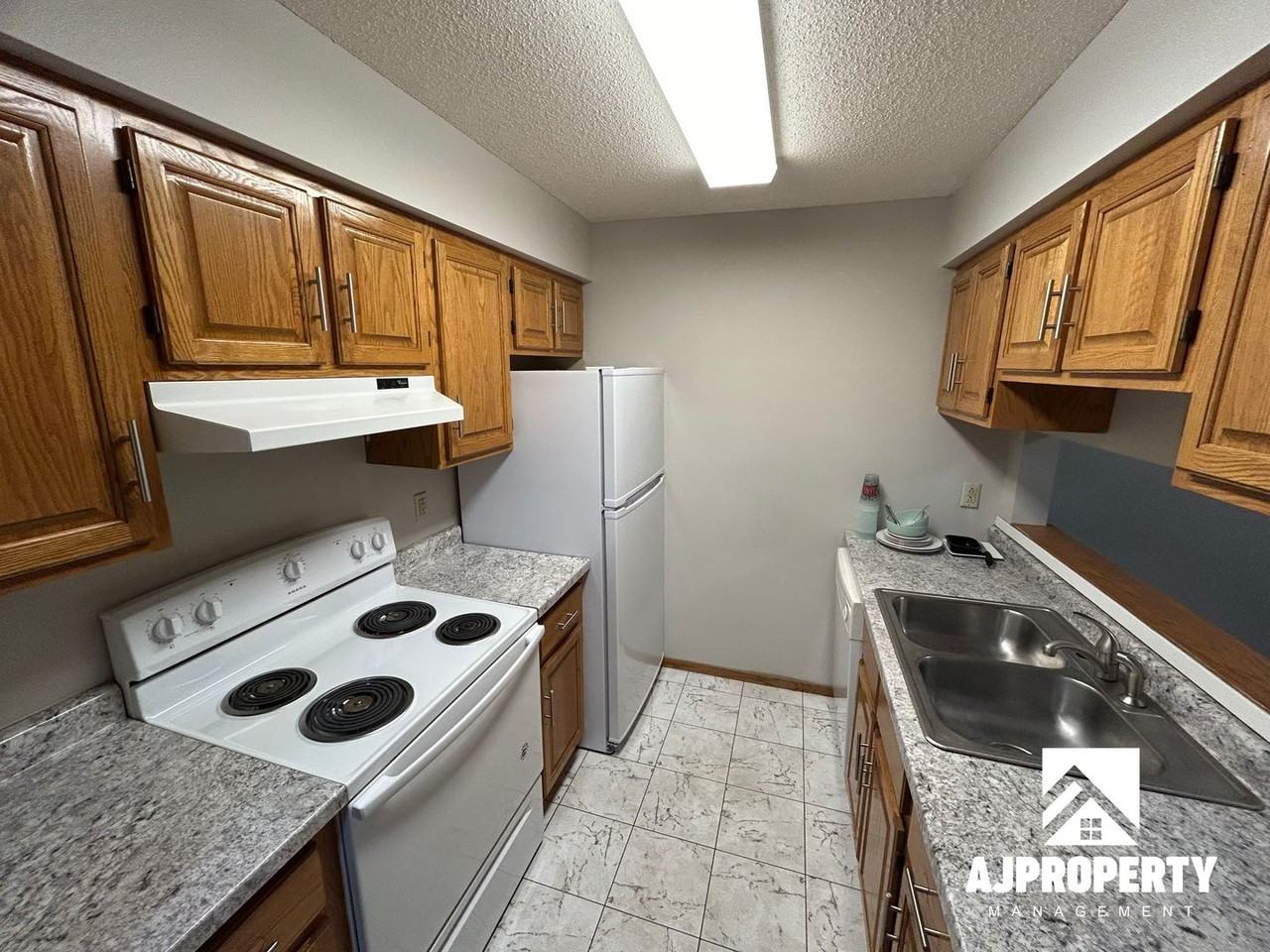 916 S Menlo Ave - Photo 3 of 10