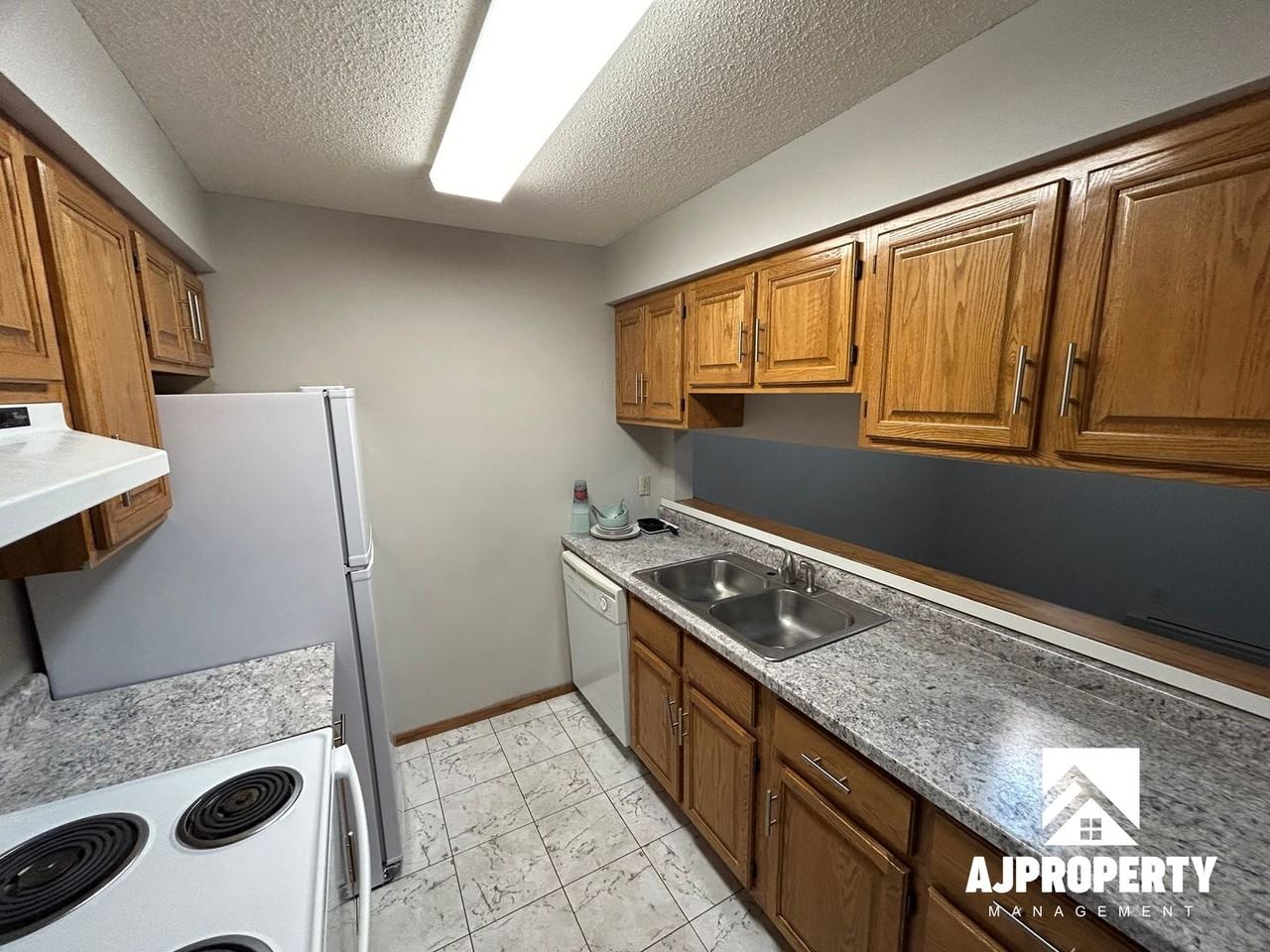 916 S Menlo Ave - Photo 4 of 10