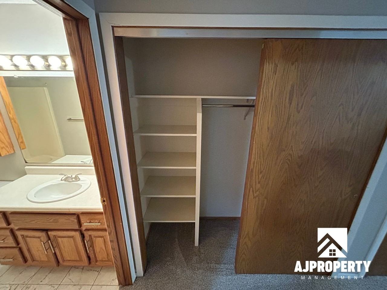 916 S Menlo Ave - Photo 7 of 10