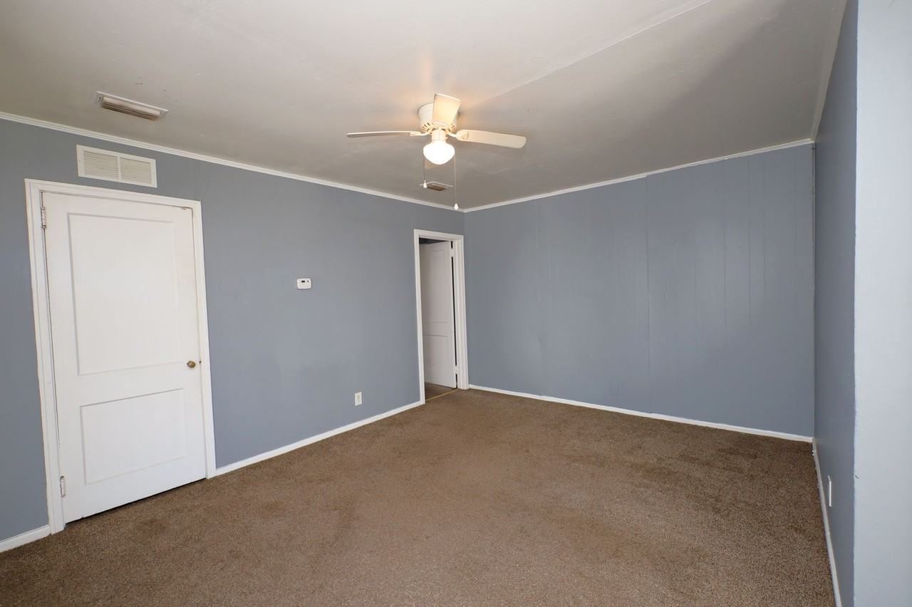 1716 Charlton St #A - Photo 3 of 9