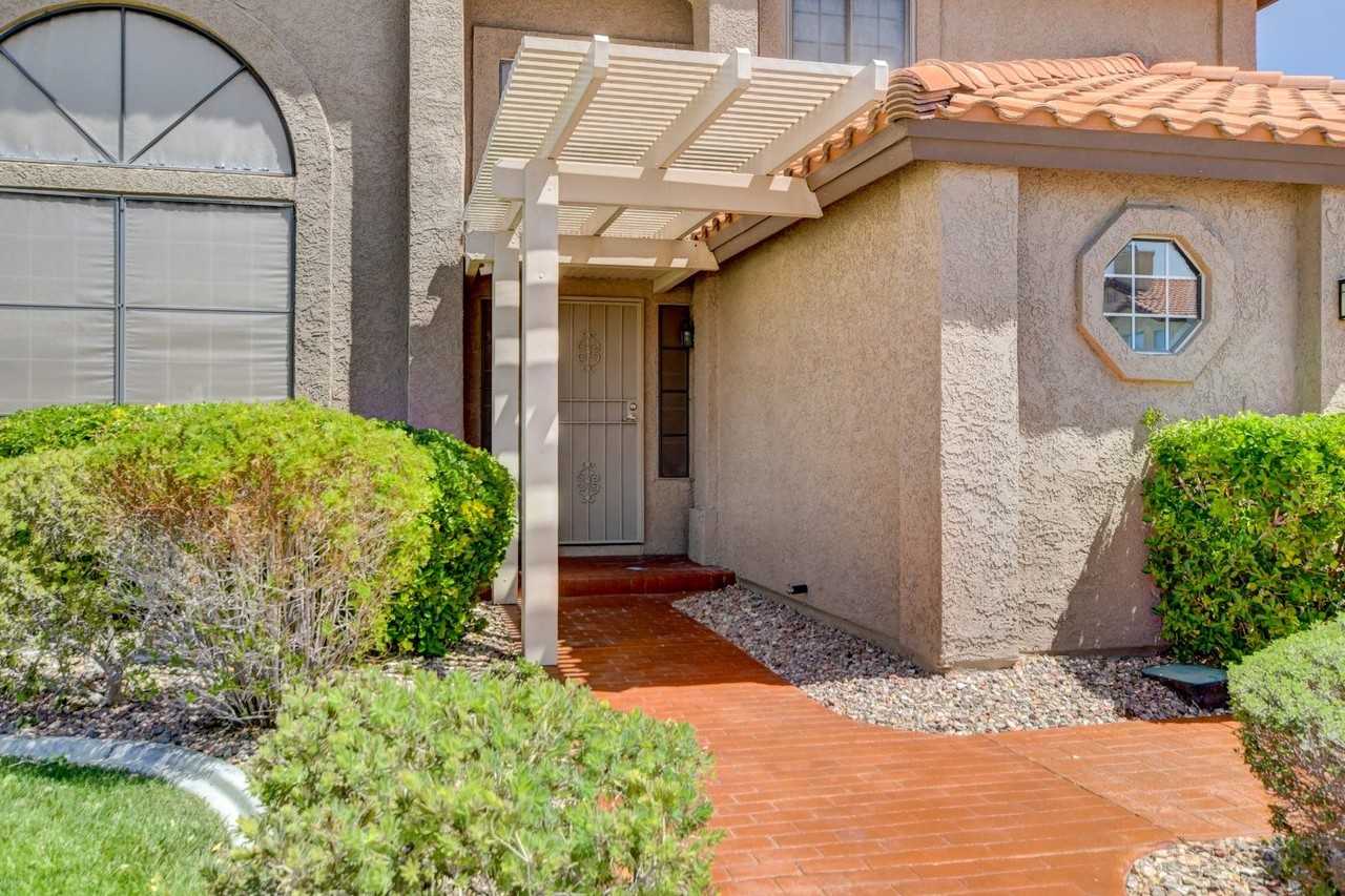 2828 Albrook Cir - Photo 4 of 50